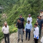डीएम  ने आपदा प्रबंधन अधिनियम की विशेष शक्तियों का प्रयोग करते हुए  जजरेट पर तत्काल  रॉक फाल बैरियर बनाने की मौके  पर ही अनुमति, डीपीआर के निर्देश      