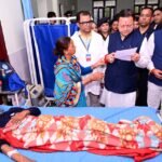 मुख्यमंत्री धामी ने कहा कि इस अत्याधुनिक मशीन की स्थापना से अब मोतियाबिंद सहित विभिन्न नेत्र रोगों का उपचार आधुनिक तकनीक के माध्यम से स्थानीय स्तर पर ही संभव हो सकेगा