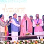 रक्षा मंत्री ने धामी सरकार की कार्यशैली की सराहना करते हुए कहा कि सरकार जीरो टॉलरेंस की नीति के साथ तेजी से कार्य कर रही है