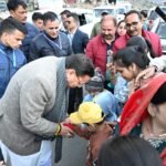 मुख्यमंत्री धामी ने विश्वास व्यक्त किया कि राज्य सरकार के निरंतर प्रयासों और केंद्र सरकार के सहयोग से सीमांत गांव विकास की नई ऊंचाइयों को प्राप्त करेंगे और आत्मनिर्भर उत्तराखंड के निर्माण में अहम भूमिका निभाएंगे