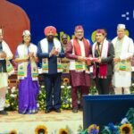 उपराष्ट्रपति  ने मुख्यमंत्री धामी के नेतृत्व में उत्तराखंड में हो रहे समावेशी विकास और स्वास्थ्य सेवाओं के विस्तार की सराहना की।