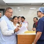 कैबिनेट मंत्री गणेश जोशी ने अस्पताल का निरीक्षण कर स्वास्थ्य व्यवस्थाओं का लिया जायजा