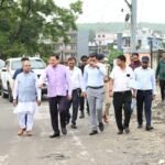 टूटी थी एप्रोच रोड, 12 घंटे में हुवा था समाधान; अब CM धामी ने नंदा की चौकी पहुंचकर पुनर्निर्माण कार्य की गुणवत्ता और व्यवस्थाओं का किया निरीक्षण